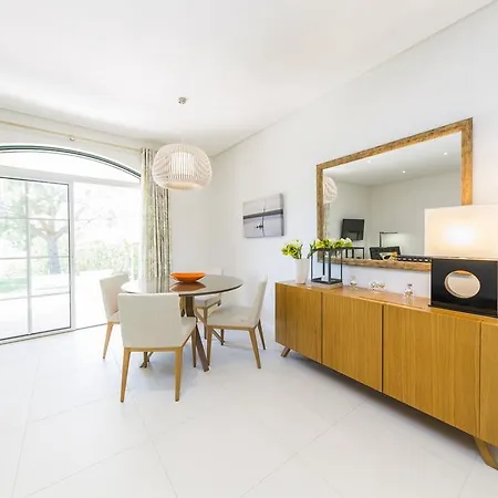 Townhouses In Vale Dos Pinheiros *