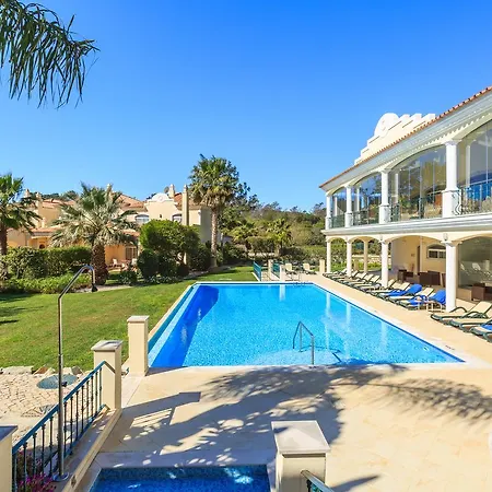 Townhouses In Vale Dos Pinheiros Holiday home *