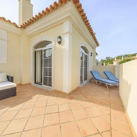 Townhouses In Vale Dos Pinheiros 度假居 *