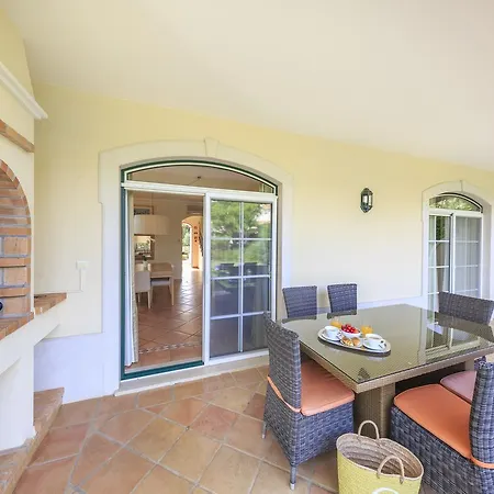 Townhouses In Vale Dos Pinheiros *