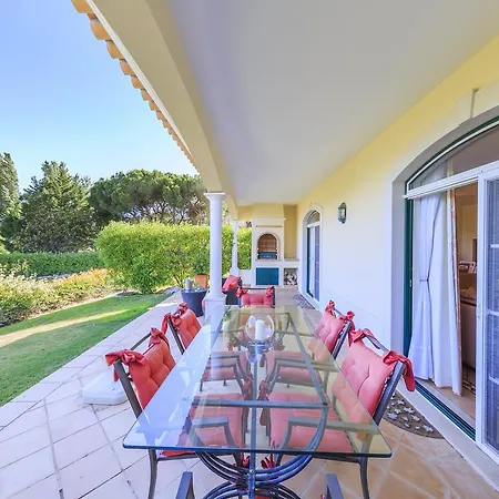 펜션 Townhouses In Vale Dos Pinheiros 퀸타도라고
